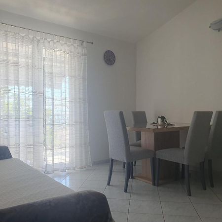 Apartments Garac Dugi Rat Bagian luar foto