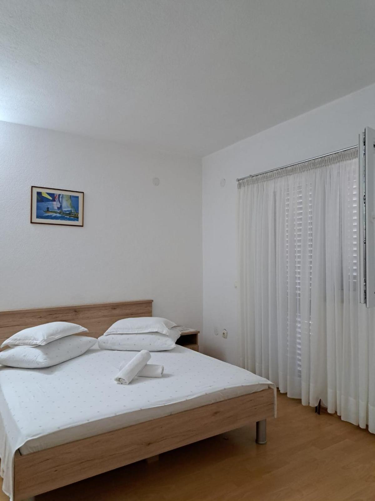 Apartments Garac Dugi Rat Bagian luar foto
