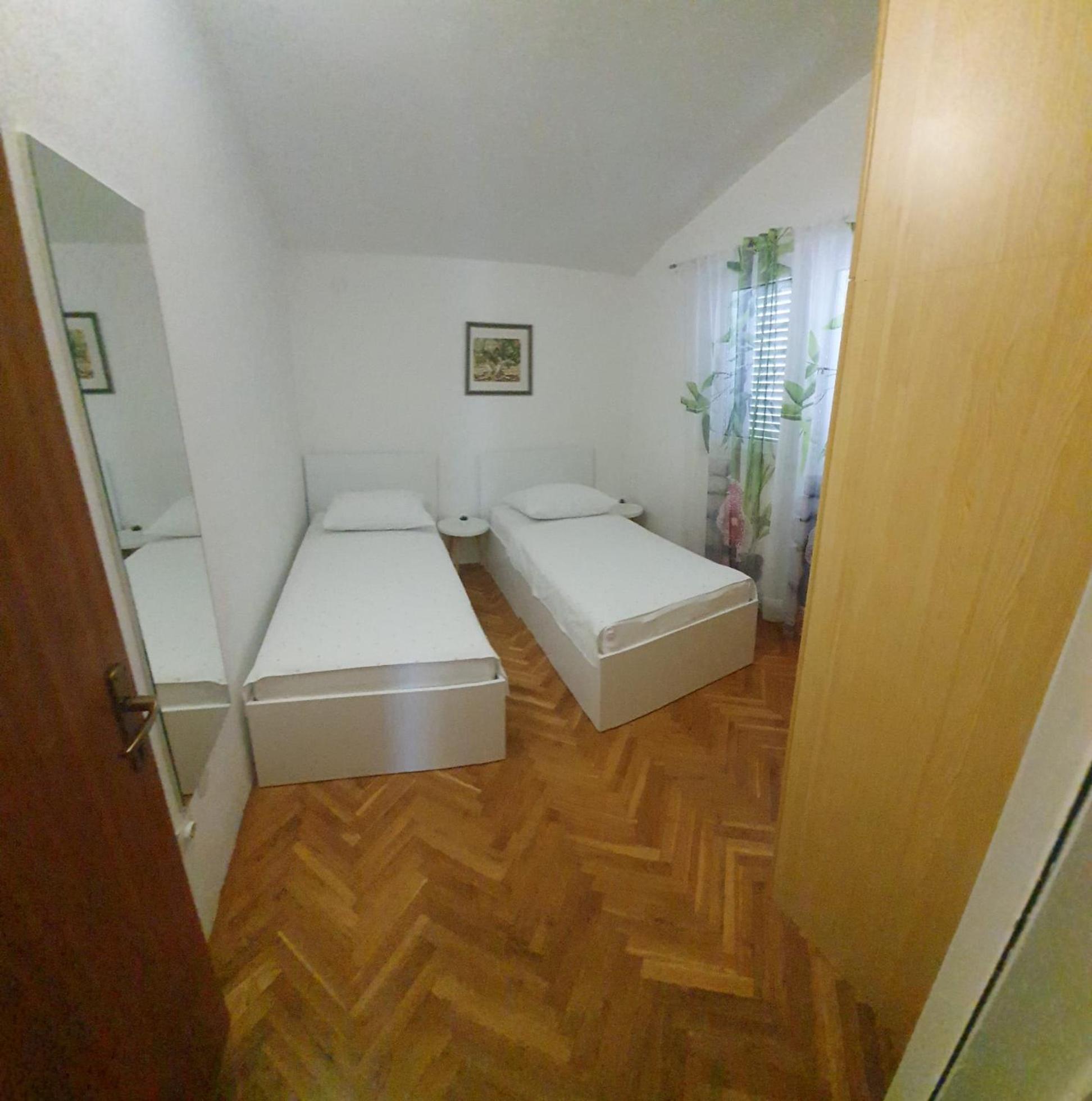 Apartments Garac Dugi Rat Bagian luar foto