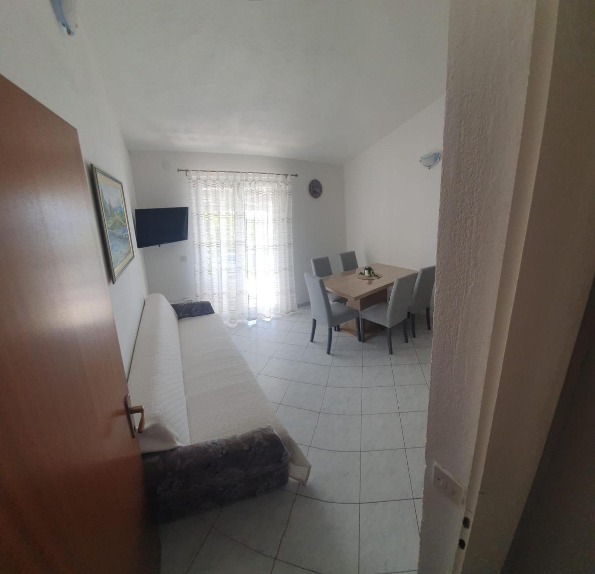 Apartments Garac Dugi Rat Bagian luar foto