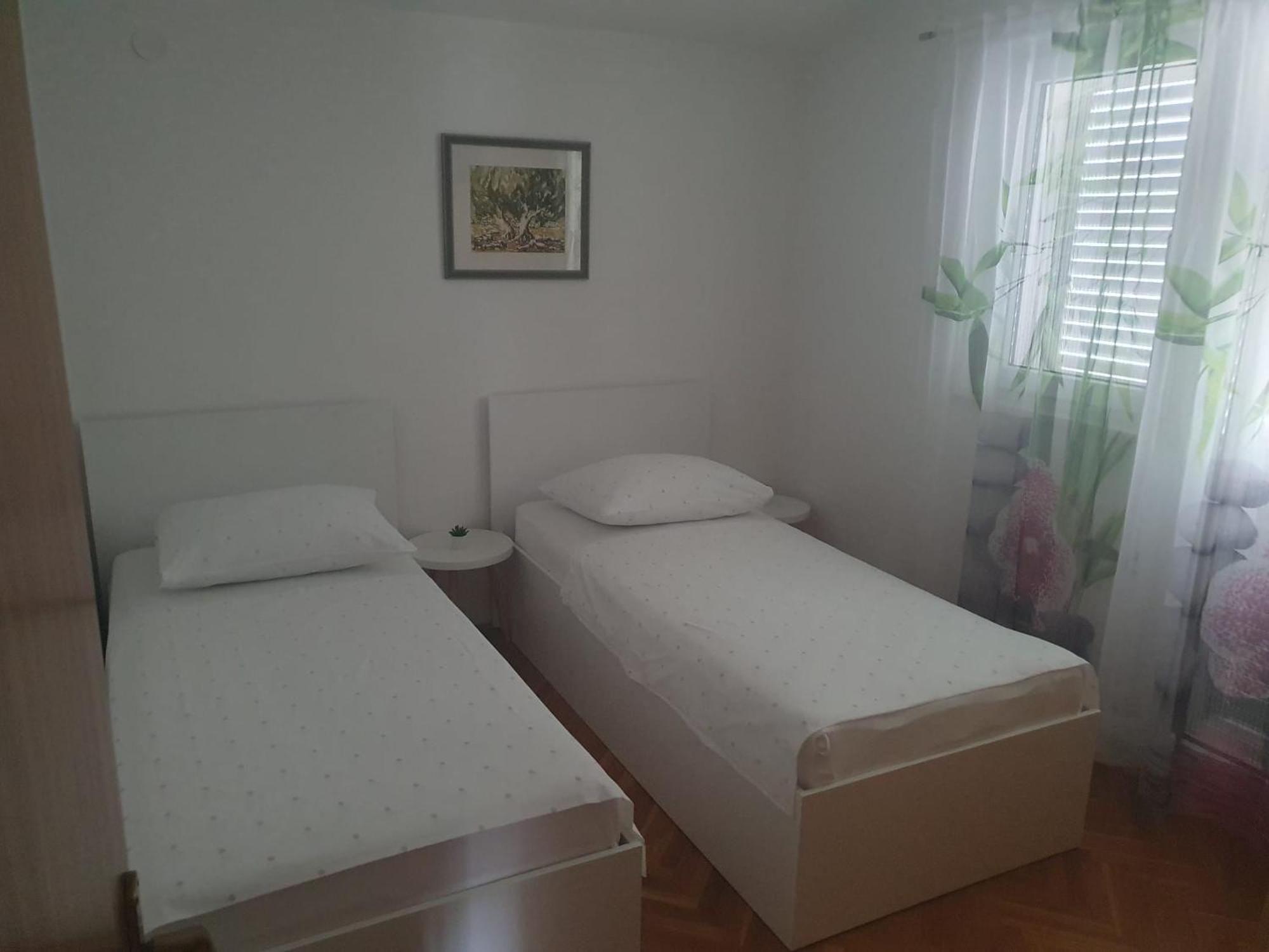 Apartments Garac Dugi Rat Bagian luar foto