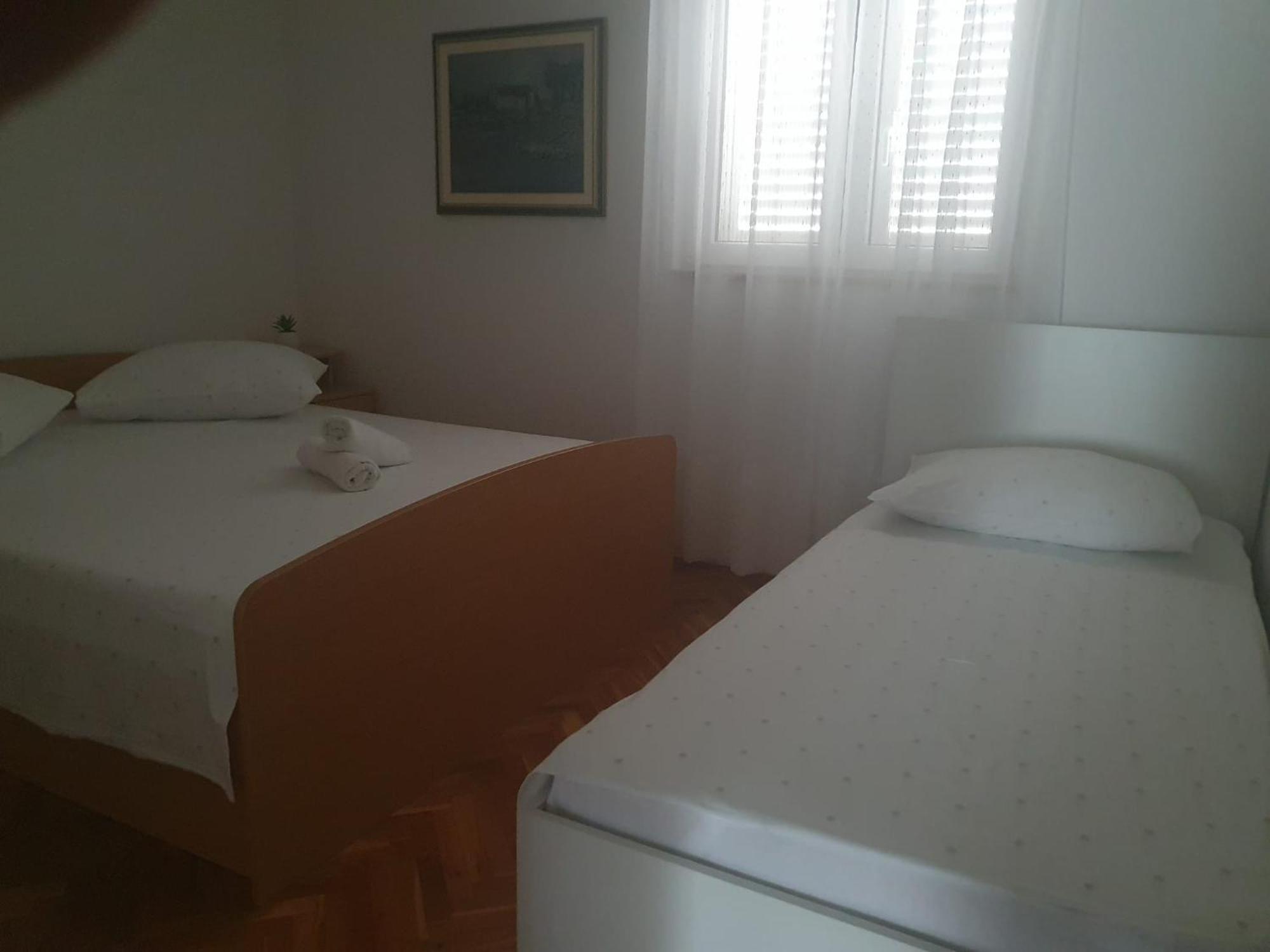 Apartments Garac Dugi Rat Bagian luar foto