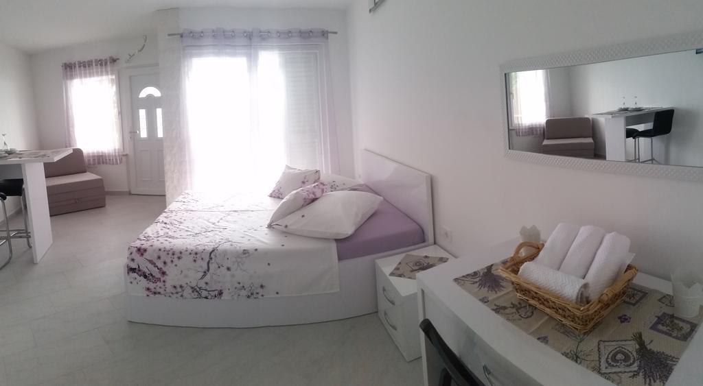 Apartments Garac Dugi Rat Bagian luar foto