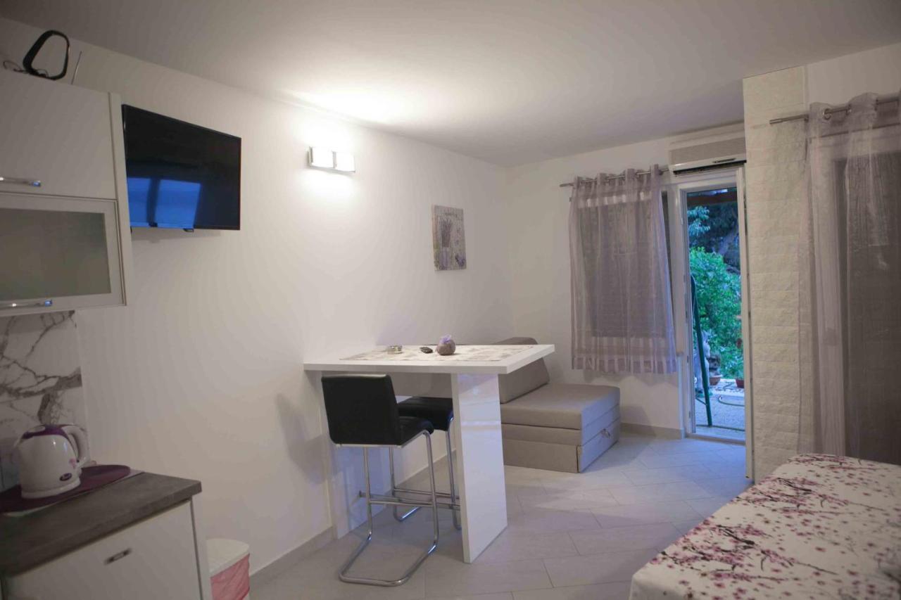 Apartments Garac Dugi Rat Bagian luar foto