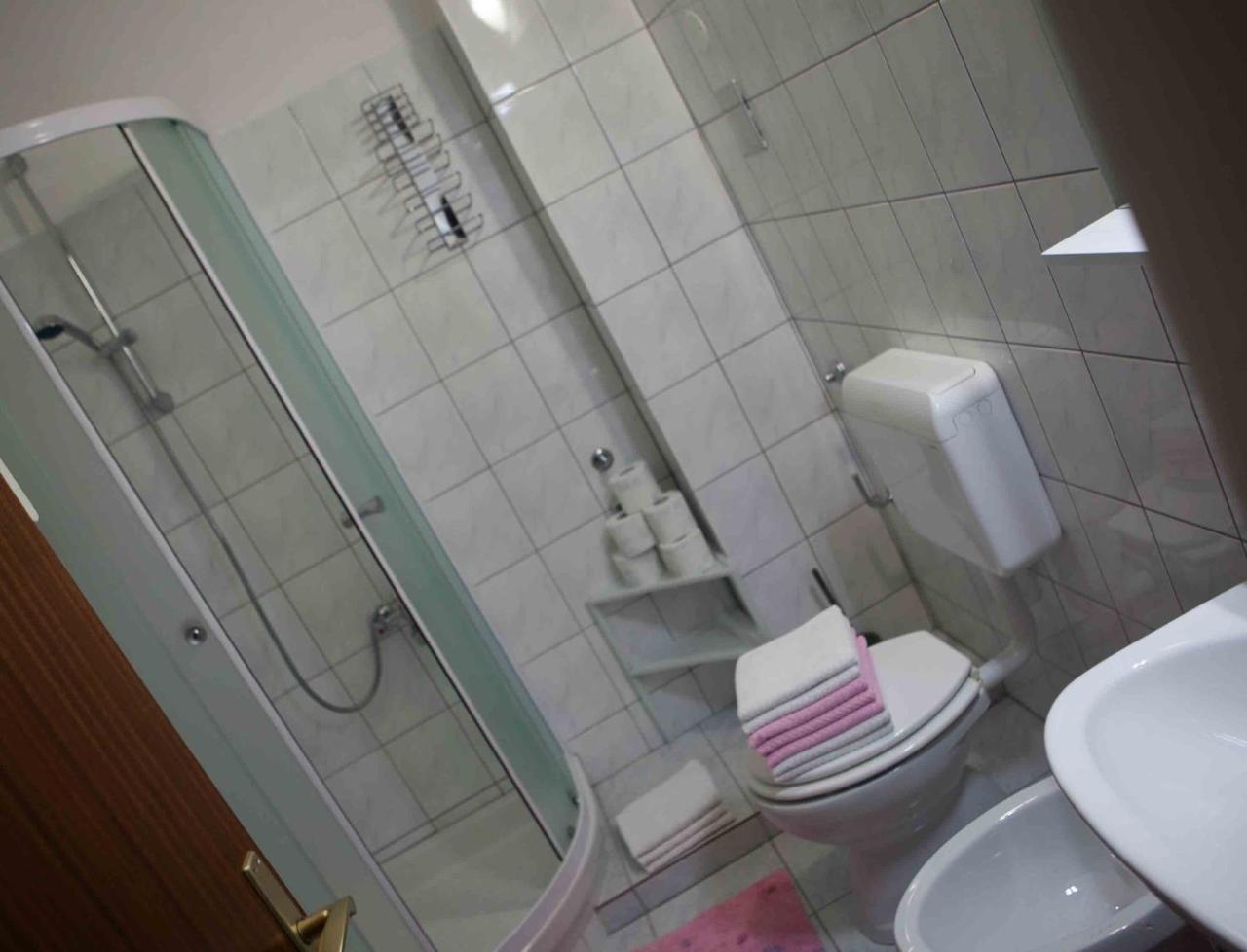 Apartments Garac Dugi Rat Bagian luar foto